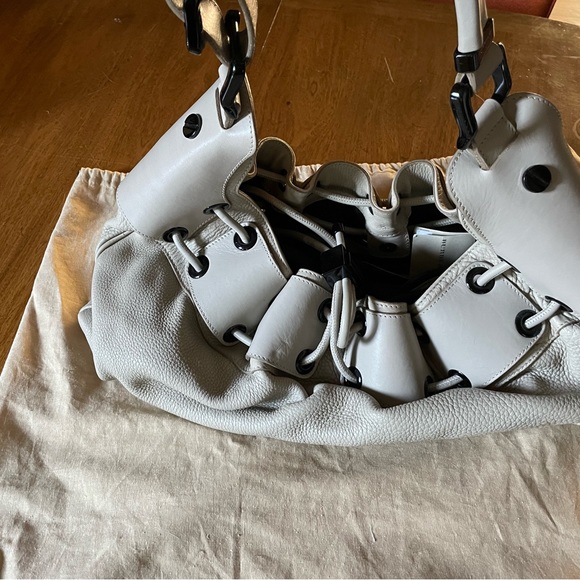 Cream Burberry Bag - Picture 7 of 9